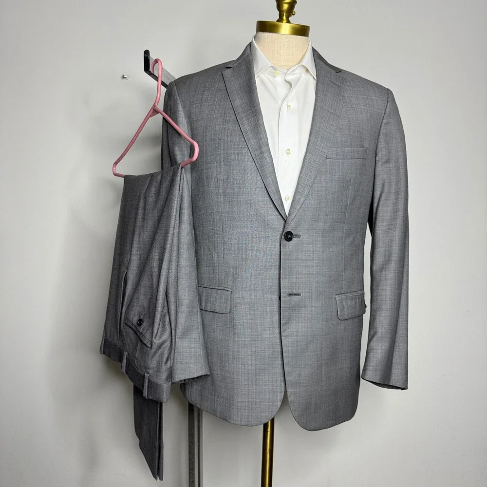 Jos A Bank Gray Wool‎ Suit 41R 29W Fit Two Piece Set